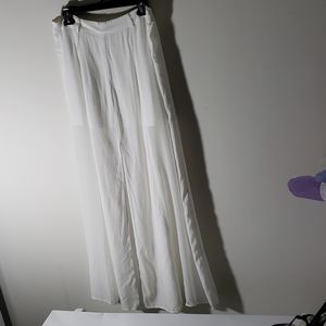 3/$40 Miilla free flowing skirt